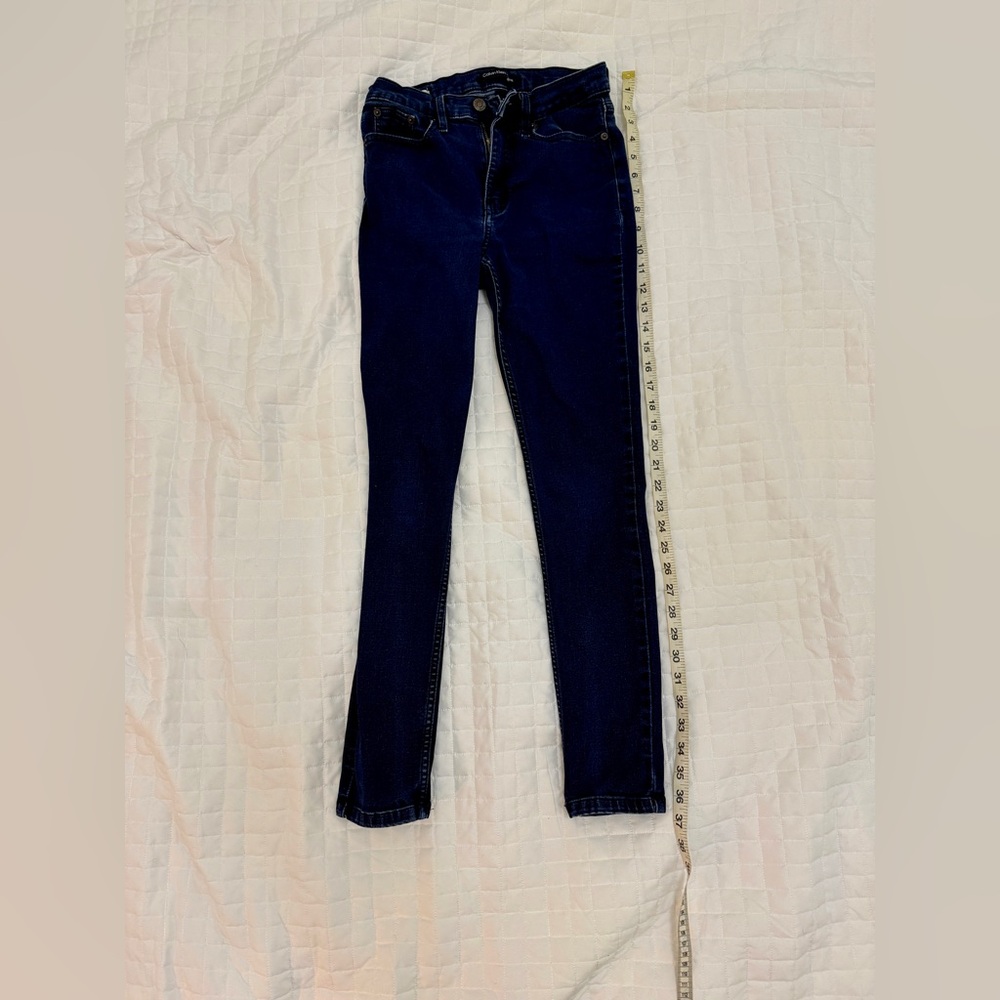 Flattering Calvin Klein Skinny Jeans – comfy stretch, perfect fit!